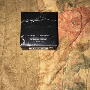 Artist Couture Diamond Glow Powder